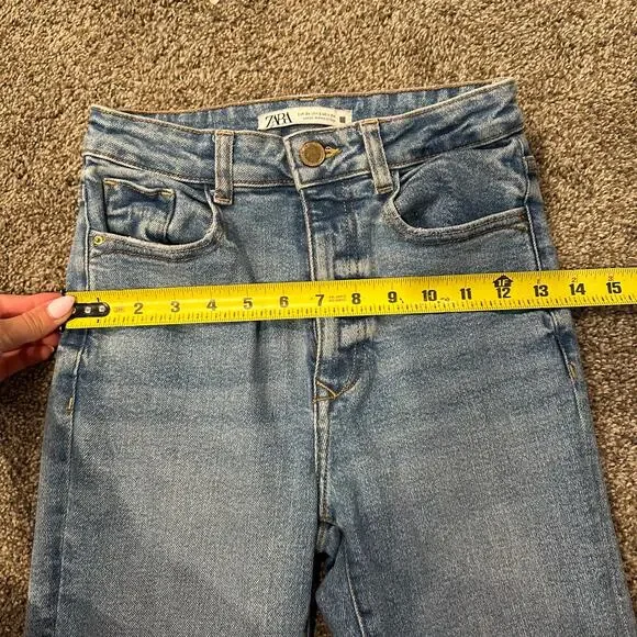 ZARA Women's High Rise Slim Flare Jeans Size 2 In Medium Wash - Picture 5 of 9